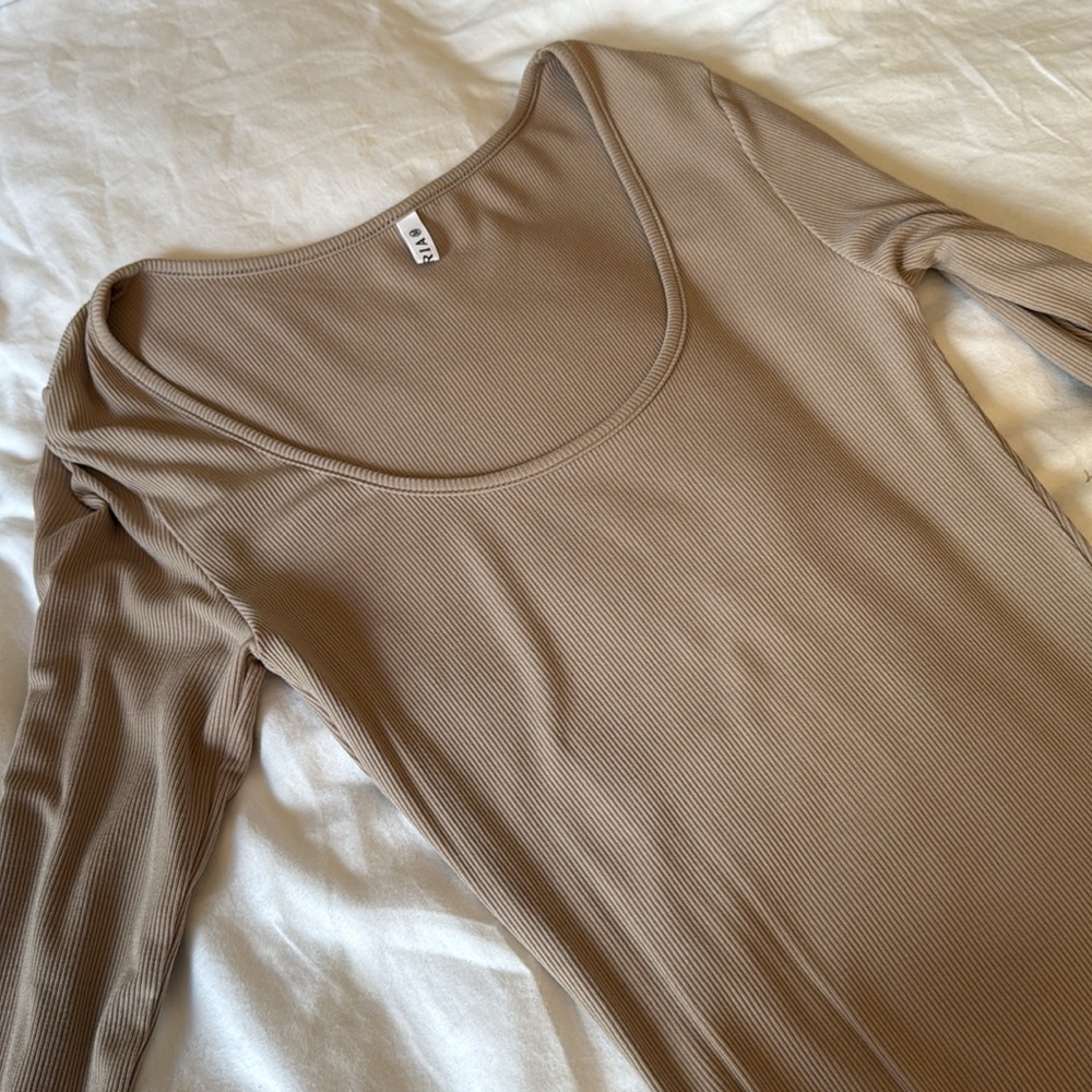 ReoRia Long Sleeve Scoop Neck Fitted Maxi Dress in Beige - Picture 3 of 3